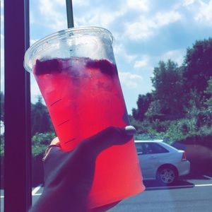 Meet your Posher, Avva